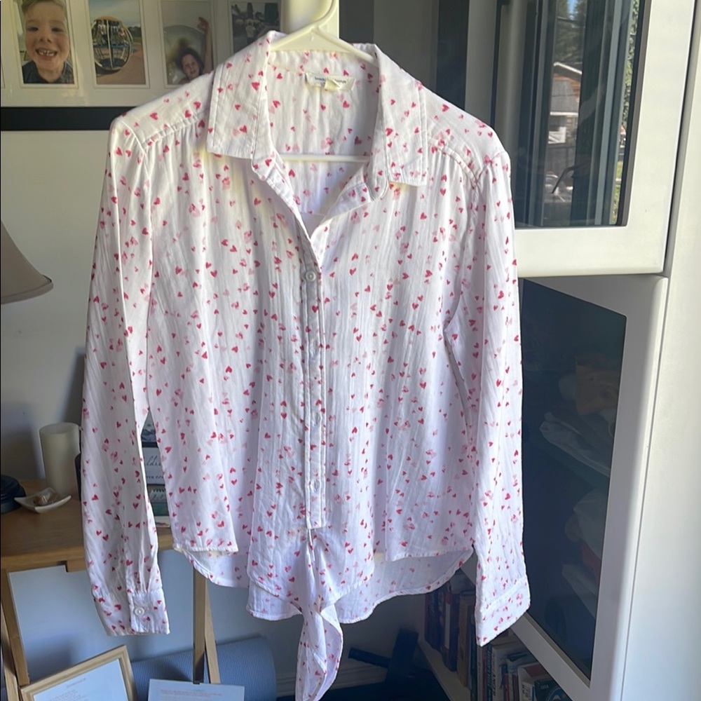 beachlunchlounge White and Pink Button-Up Blouse